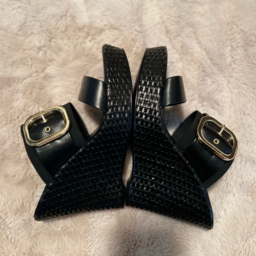 Toscan ella black wedges
